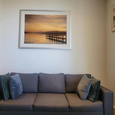 2 Bedroom 2 Bath 1 Ensuite In Roya Asenal Beautiful Views & Parking Londen Buitenkant foto