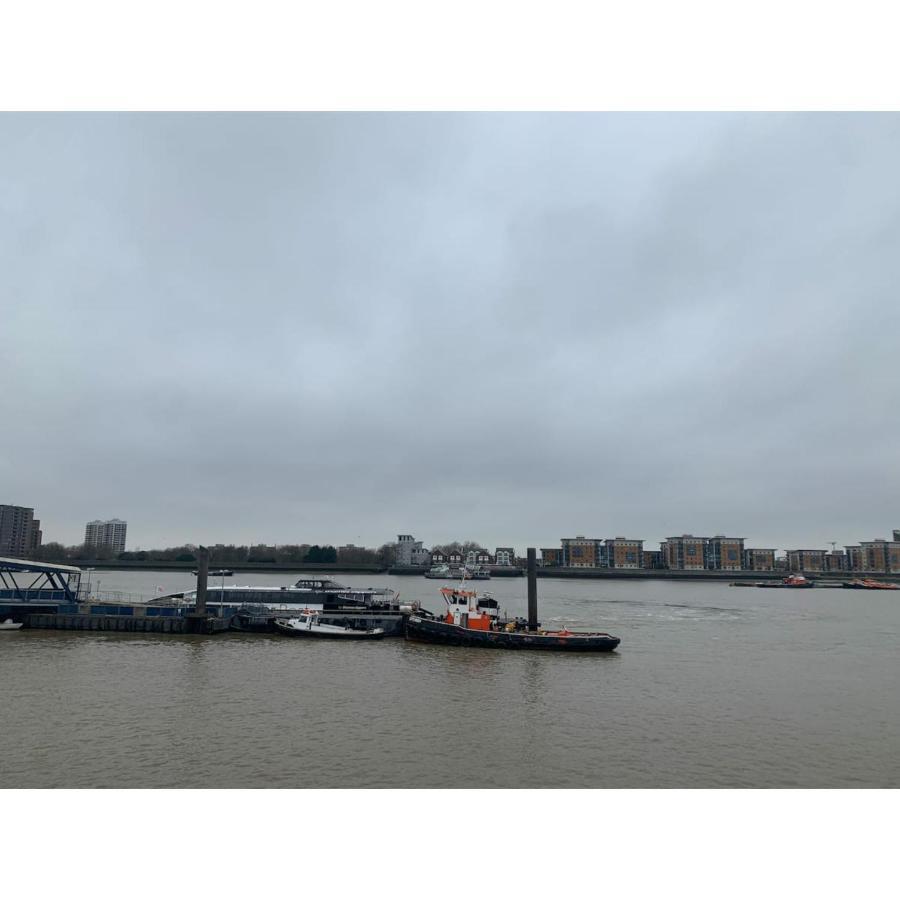 2 Bedroom 2 Bath 1 Ensuite In Roya Asenal Beautiful Views & Parking Londen Buitenkant foto