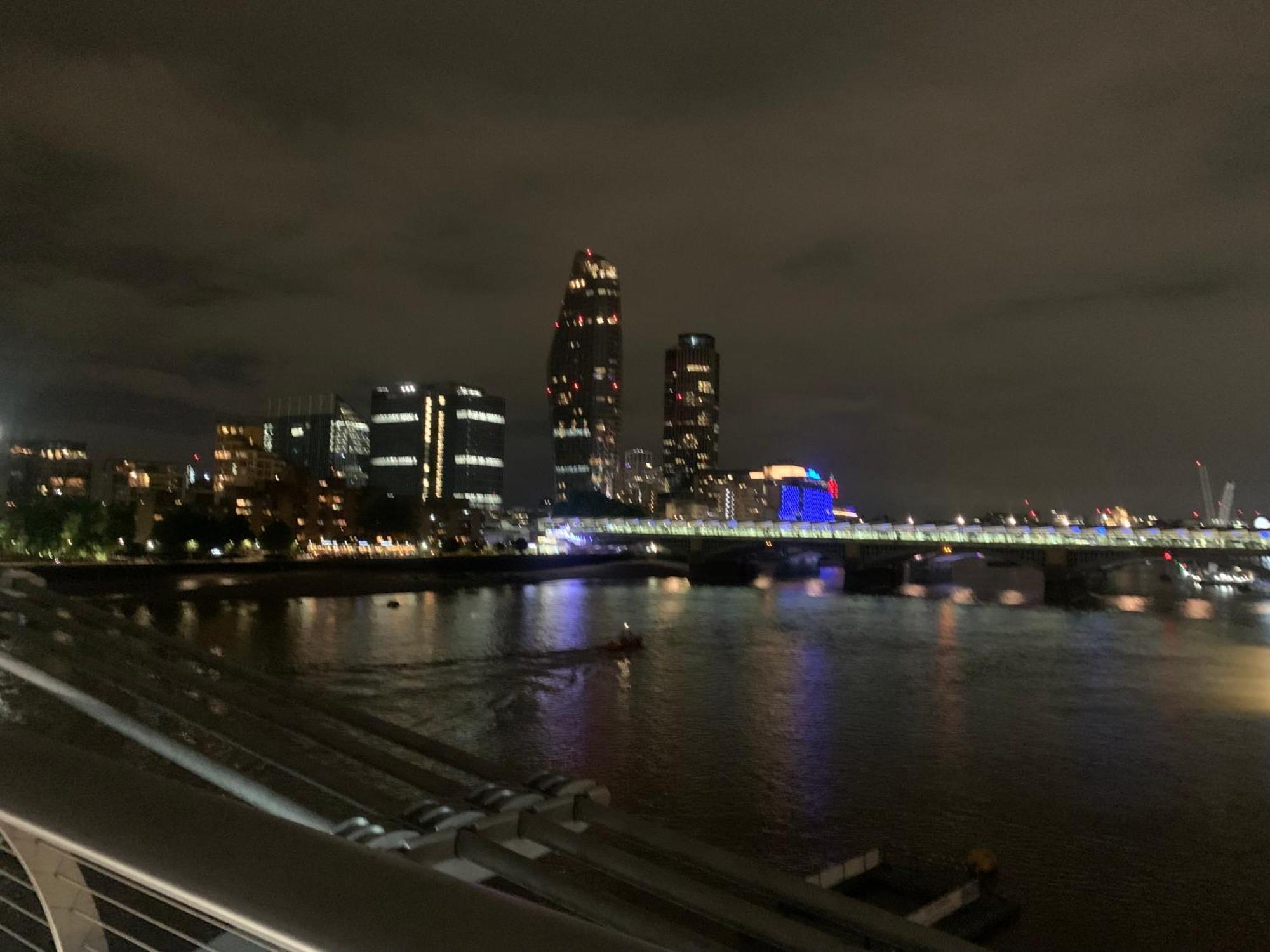 2 Bedroom 2 Bath 1 Ensuite In Roya Asenal Beautiful Views & Parking Londen Buitenkant foto