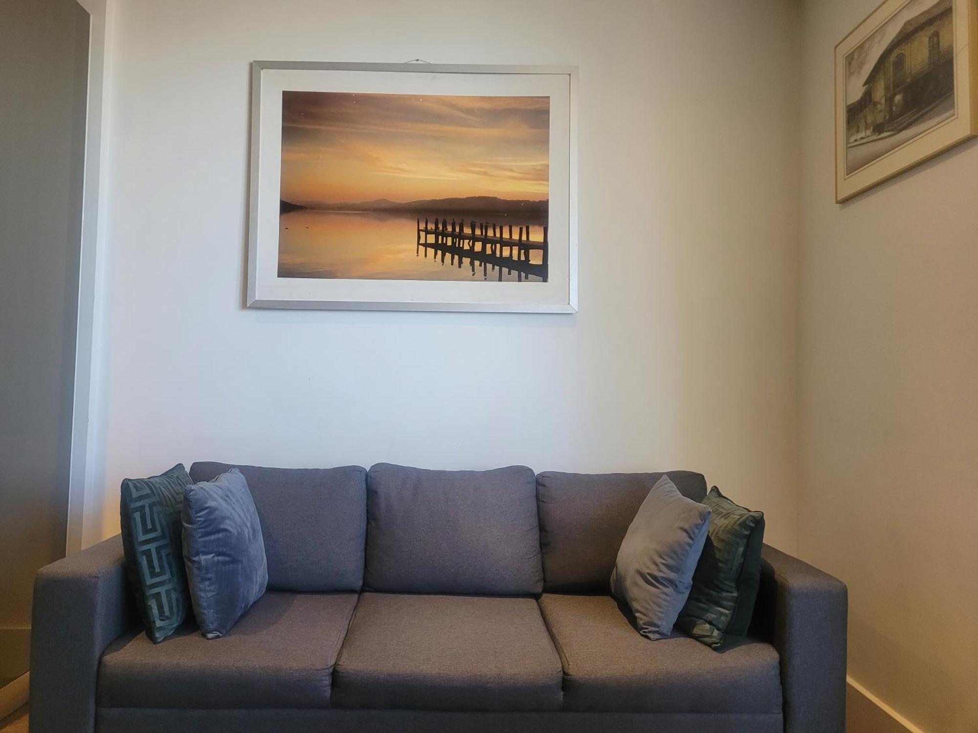 2 Bedroom 2 Bath 1 Ensuite In Roya Asenal Beautiful Views & Parking Londen Buitenkant foto